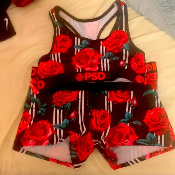 Psd sports bra and biker shorts - Picture 1 of 3
